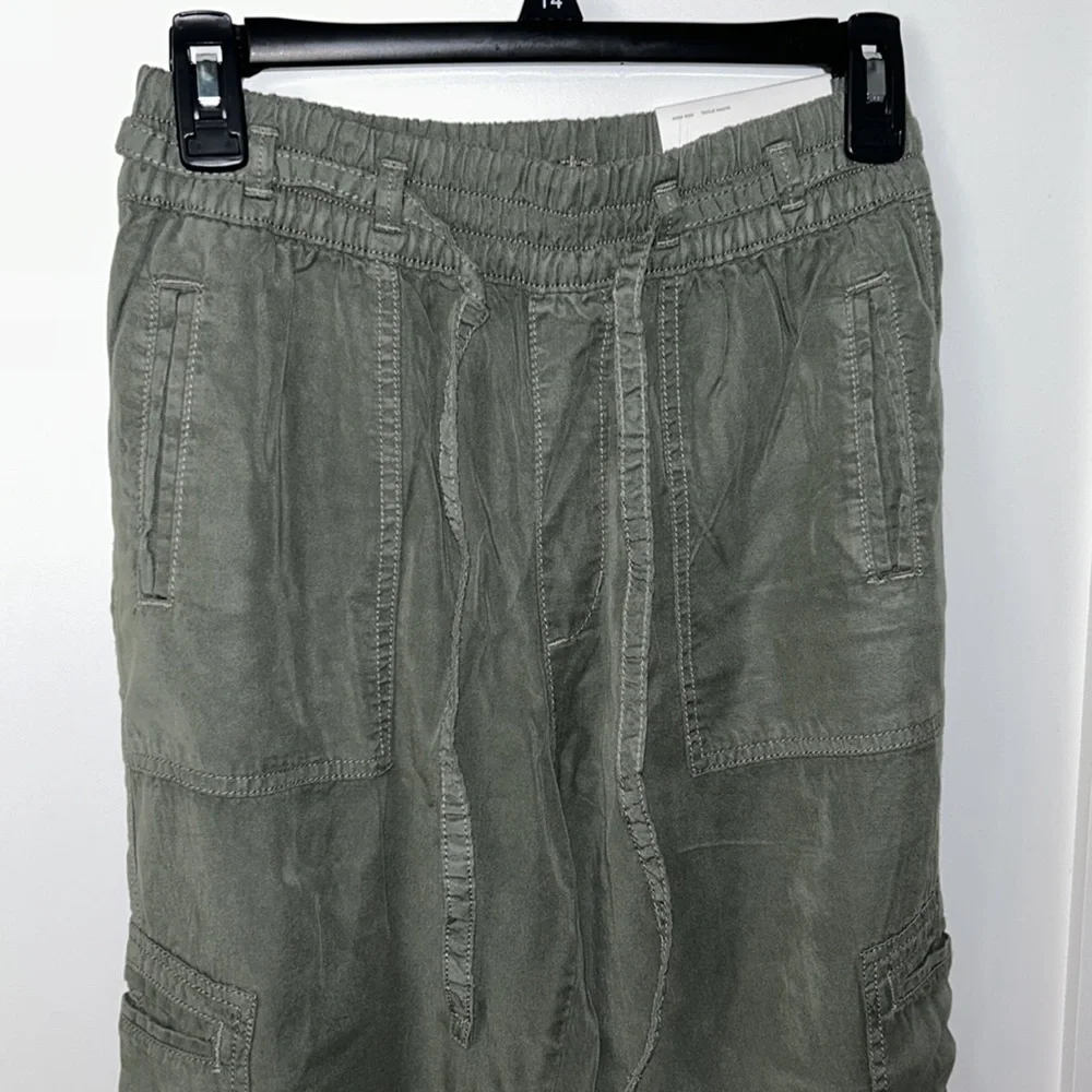 American Eagle Cargo Jogger Pants! Size XS Short! NWT!